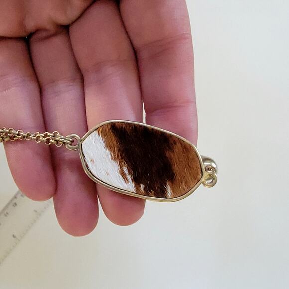 Vintage Long Gold Chain Necklace with Brown White Oval Pendant and Tassel Accent - Picture 9 of 10